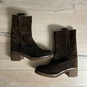 ✨Theory suede and shearling boots - never worn ✨